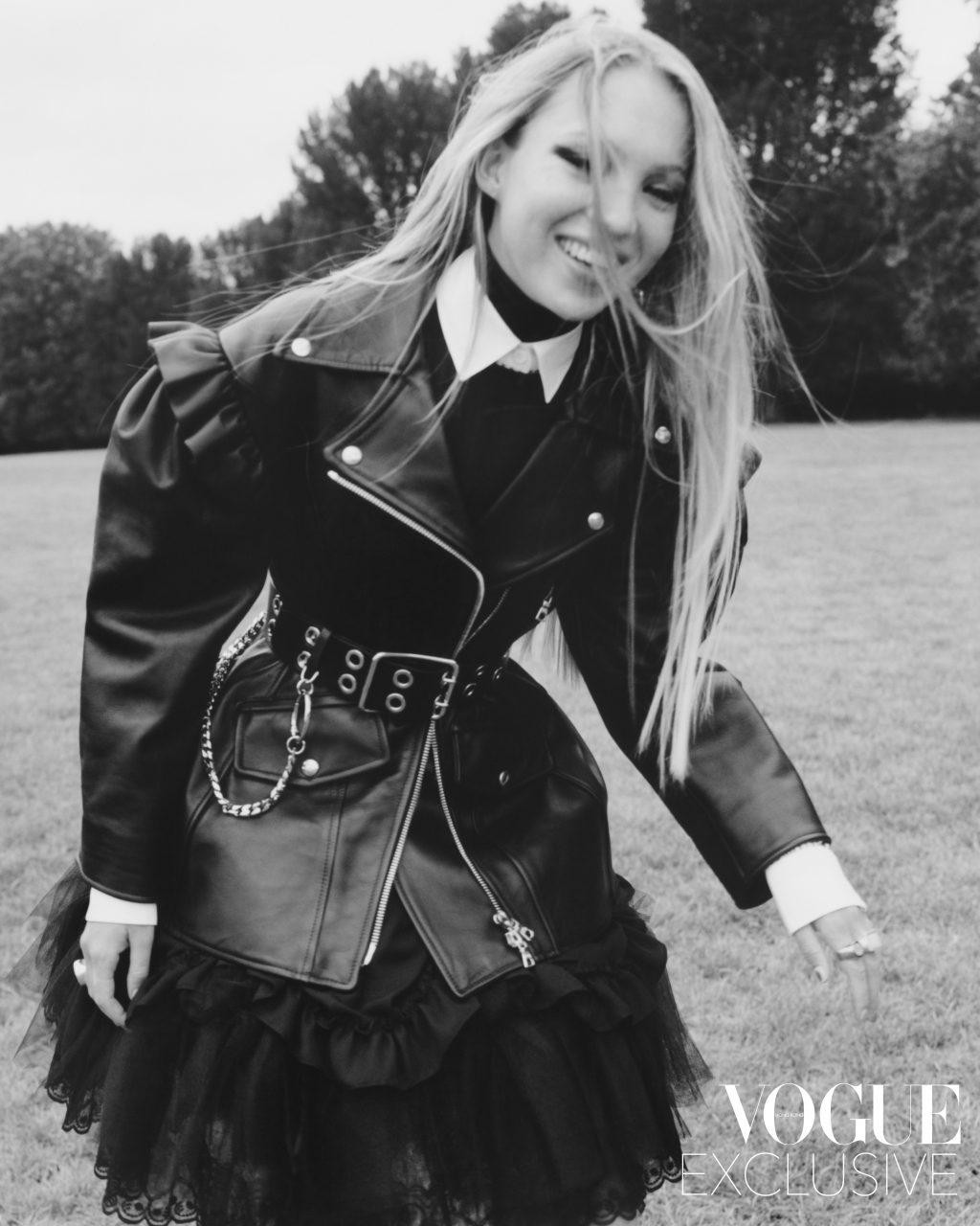 Cô cho biết nhiếp ảnh gia mà mình muốn cộng tác nhất là Gray Sorrenti - một người phụ nữ giỏi giang và cho ra đời những shoot hình tuyệt đẹp và đẳng cấp.