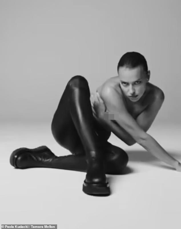 Nguyên nhân chia tay là bởi cả hai đều bận rộn với công việc và kế hoạch cuộc sống riêng. Nguyên nhân chia tay là bởi cả hai đều bận rộn với công việc và kế hoạch cuộc sống riêng.