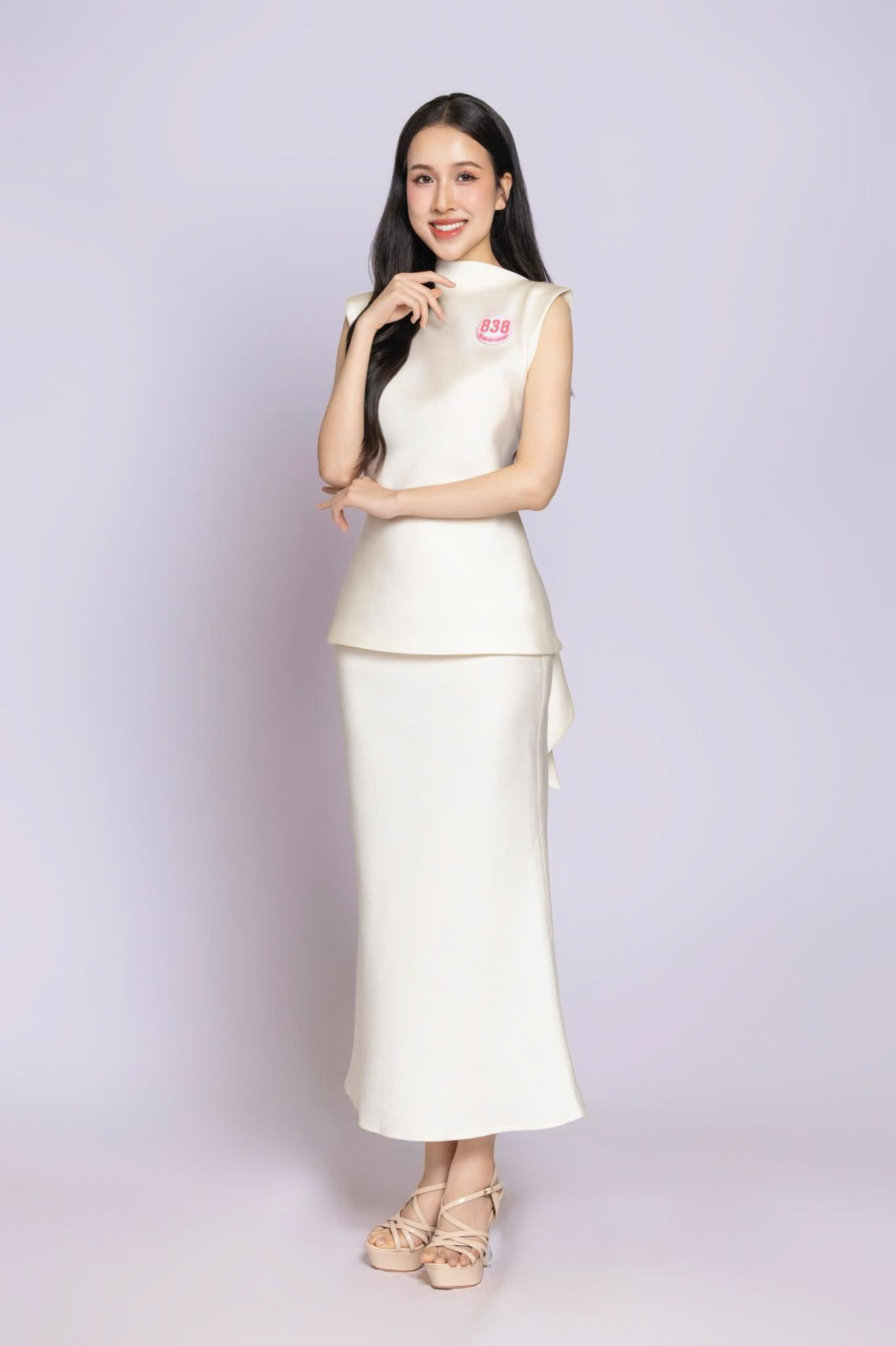 Thí sinh Hà Thu Trang, SBD 838, sinh năm 2003, đến từ Cao Bằng, sinh viên Đại học RMIT đang tham gia vòng chung khảo toàn quốc Hoa hậu Việt Nam 2024.