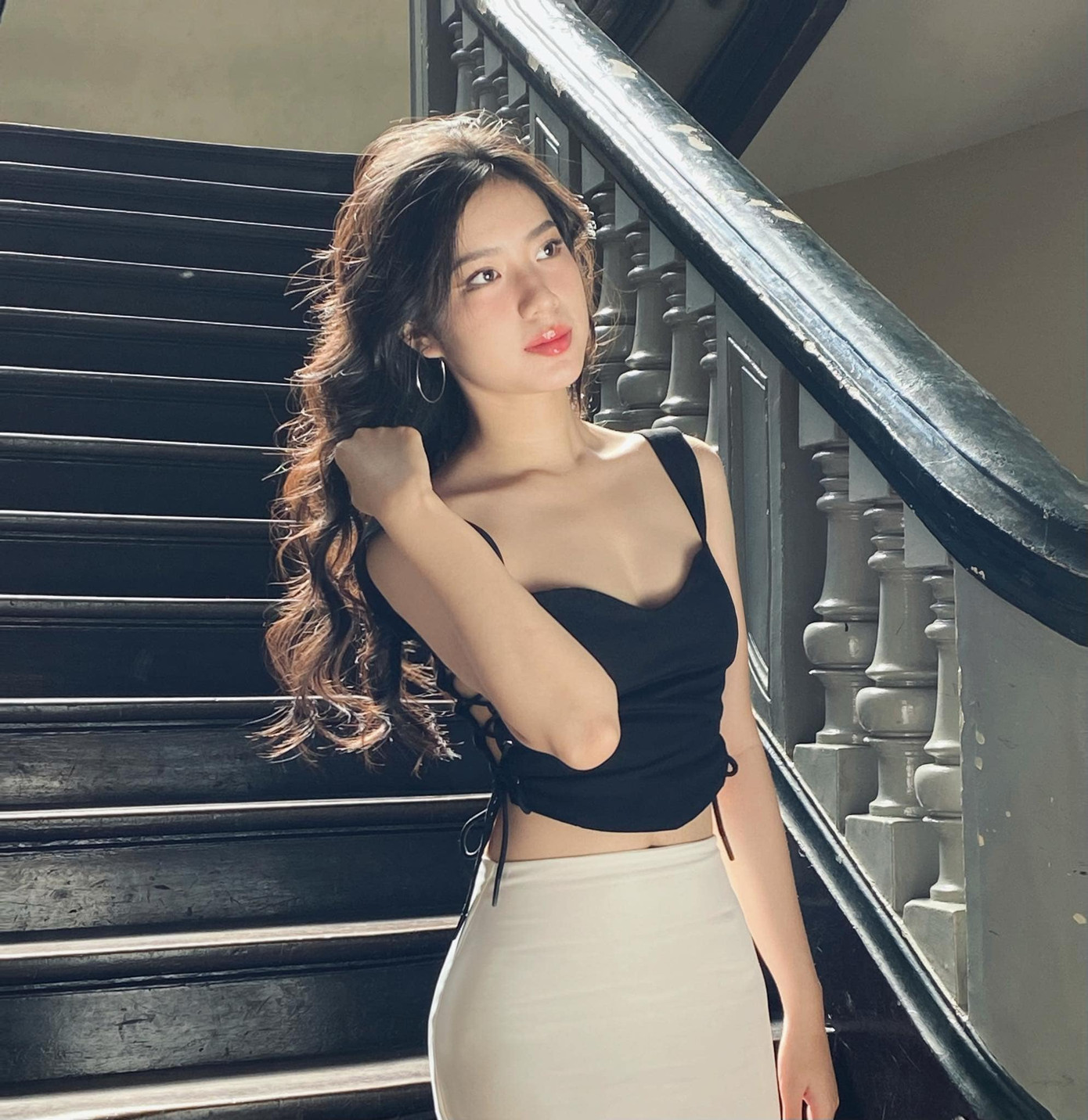 Yến Vy nói khi đặt bút đăng ký tham gia Hoa hậu Việt Nam 2024, cô đặt quyết tâm chinh phục ngôi vị cao nhất. “Tôi hy vọng rằng qua cuộc thi có thể truyền động lực cho các bạn trẻ nếu có ước mơ thì hãy dũng cảm đứng lên thực hiện nó và lan tỏa giá trị tích cực đến với mọi người”, người đẹp chia sẻ.