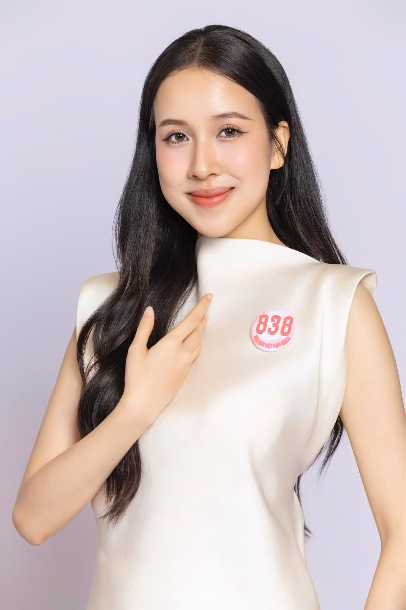 Thu Trang cho biết Hoa hậu Việt Nam 2024 là một cột mốc quan trọng trong hành trình đi tìm chính mình. “Tới với cuộc thi năm nay, tôi mong muốn được thử sức ở lĩnh vực hoàn toàn mới để xem mình mạnh, yếu ở đâu, từ đó không ngừng hoàn thiện và phát triển bản thân”, cô nói.