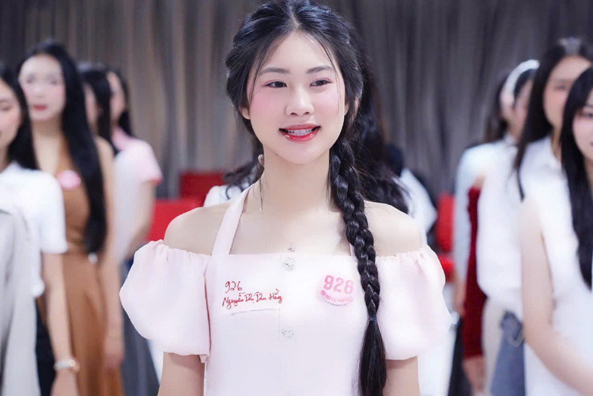 Nguyễn Thị Thu Hằng là một trong những thí sinh nhỏ tuổi nhất cuộc thi Hoa hậu Việt Nam 2024. Cô 19 tuổi, cao 1,73 m. Thu Hằng tự hào khi theo học tại Đại học Kinh tế Quốc dân, cái nôi sản sinh nhiều hoa hậu, á hậu. Đây cũng là lý do cô quyết định tham gia Hoa hậu Việt Nam.