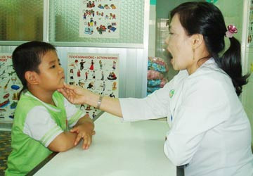 Luyện nói cho trẻ tại Bệnh viện Nhi đồng 2, TP. Hồ Chí Minh. Luyện nói cho trẻ tại Bệnh viện Nhi đồng 2, TP. Hồ Chí Minh