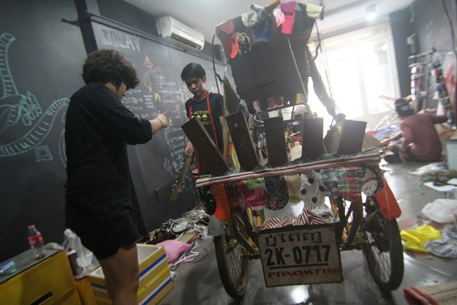 Sau quá trinh tìm hiểu, tương tác với với thành phố, nhóm chọn chiếc xe xich lô làm nhạc cụ, xe chạy và phát ra nhạc