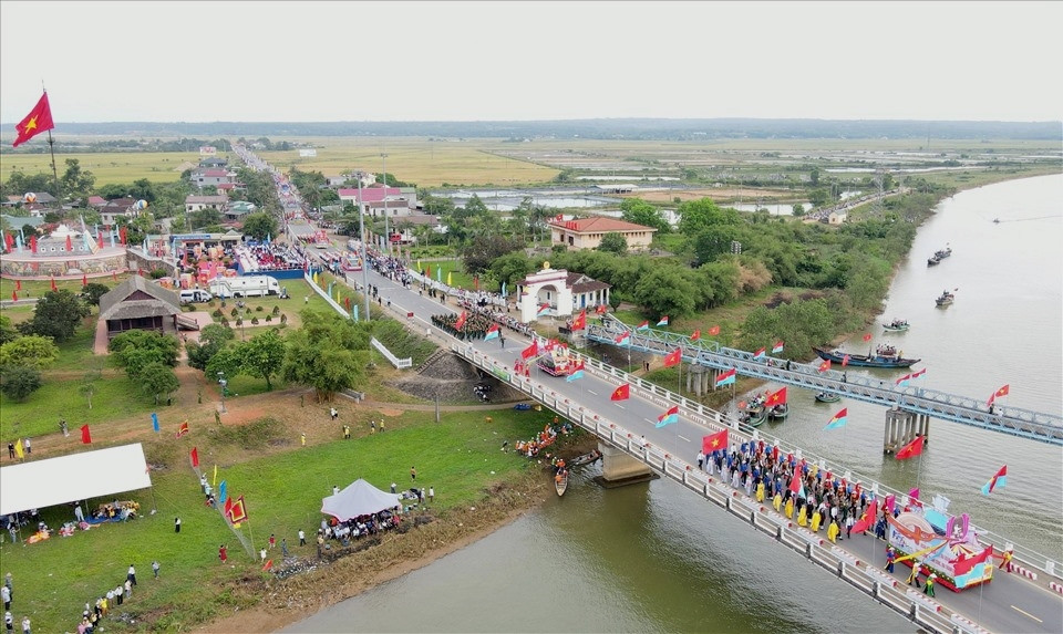 Khu di tích Quốc gia đặc biệt Đội bờ Hiền Lương - Bến Hải trong ngày hội Thống nhất non sông 30/4.