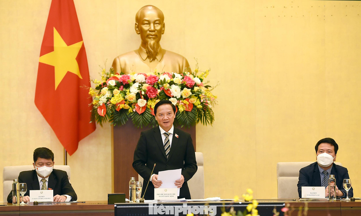 Phó Chủ tịch Quốc hội Nguyễn Khắc Định biểu dương và bày tỏ khâm phục trước những thành tích, cống hiến của 50 đại biểu chương trình "Tỏa sáng nghị lực Việt". Ảnh: Xuân Tùng Phó Chủ tịch Quốc hội Nguyễn Khắc Định biểu dương và bày tỏ khâm phục trước những thành tích, cống hiến của 50 đại biểu chương trình "Tỏa sáng nghị lực Việt". Ảnh: Xuân Tùng