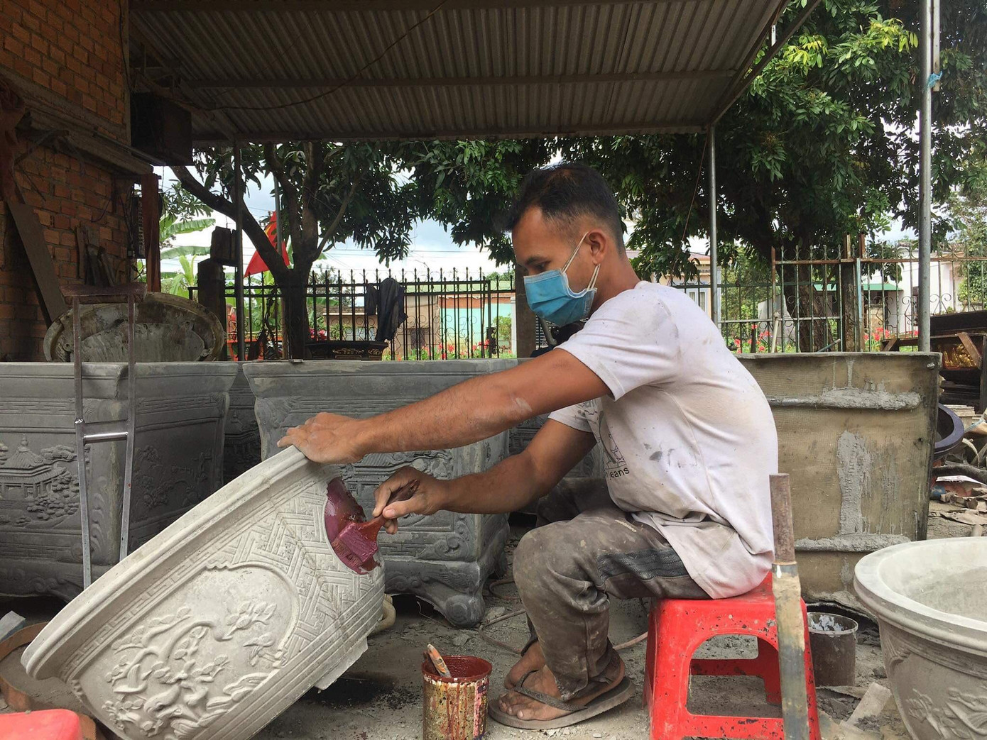 Y Phăng Mlô đã thành công với ý tưởng của mình. Ảnh: NVCC