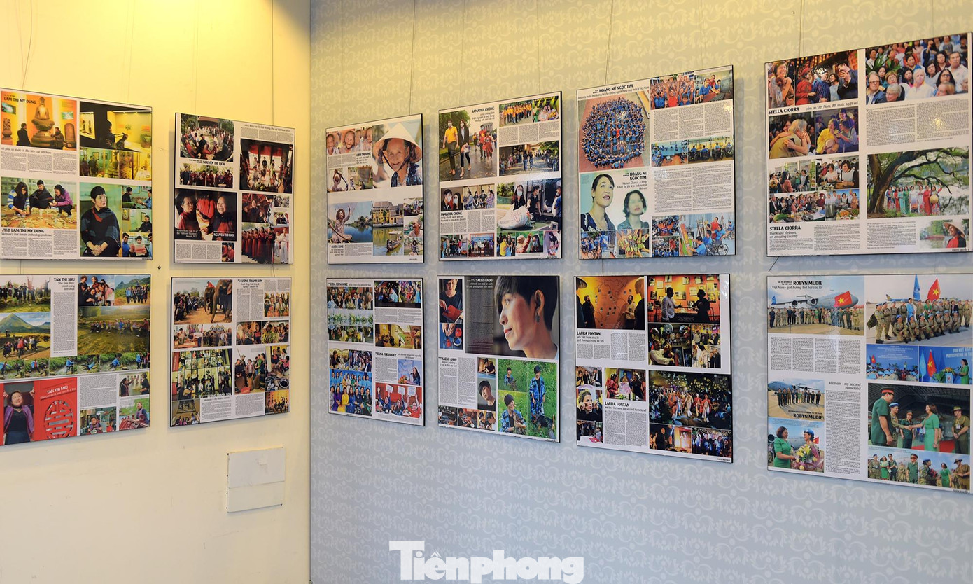 Triển lãm và sách ảnh "Chúng tôi là người Việt Nam" và "Sài Gòn ngoan cường" tiếp tục điểm thêm vào dấu ấn trong hành trình hơn chục năm đi - cảm nhận - chụp của tay máy Nguyễn Á (SN 1968, quê TPHCM). Triển lãm và sách ảnh "Chúng tôi là người Việt Nam" và "Sài Gòn ngoan cường" tiếp tục điểm thêm vào dấu ấn trong hành trình hơn chục năm đi - cảm nhận - chụp của tay máy Nguyễn Á (SN 1968, quê TPHCM).