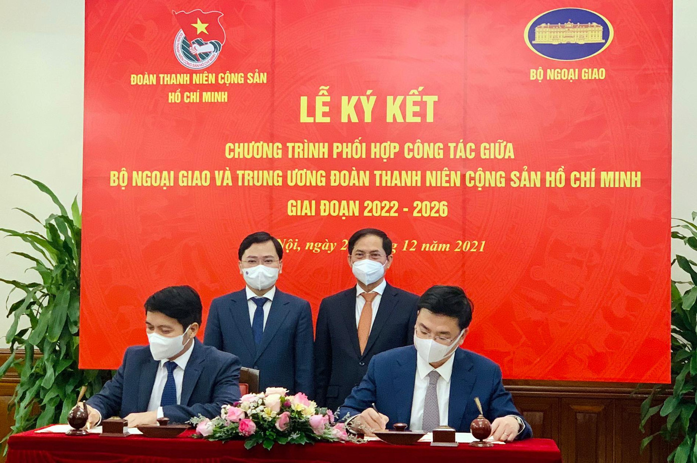 Lễ ký kết chương trình phối hợp công tác giữa hai cơ quan. Lễ ký kết chương trình phối hợp công tác giữa hai cơ quan.