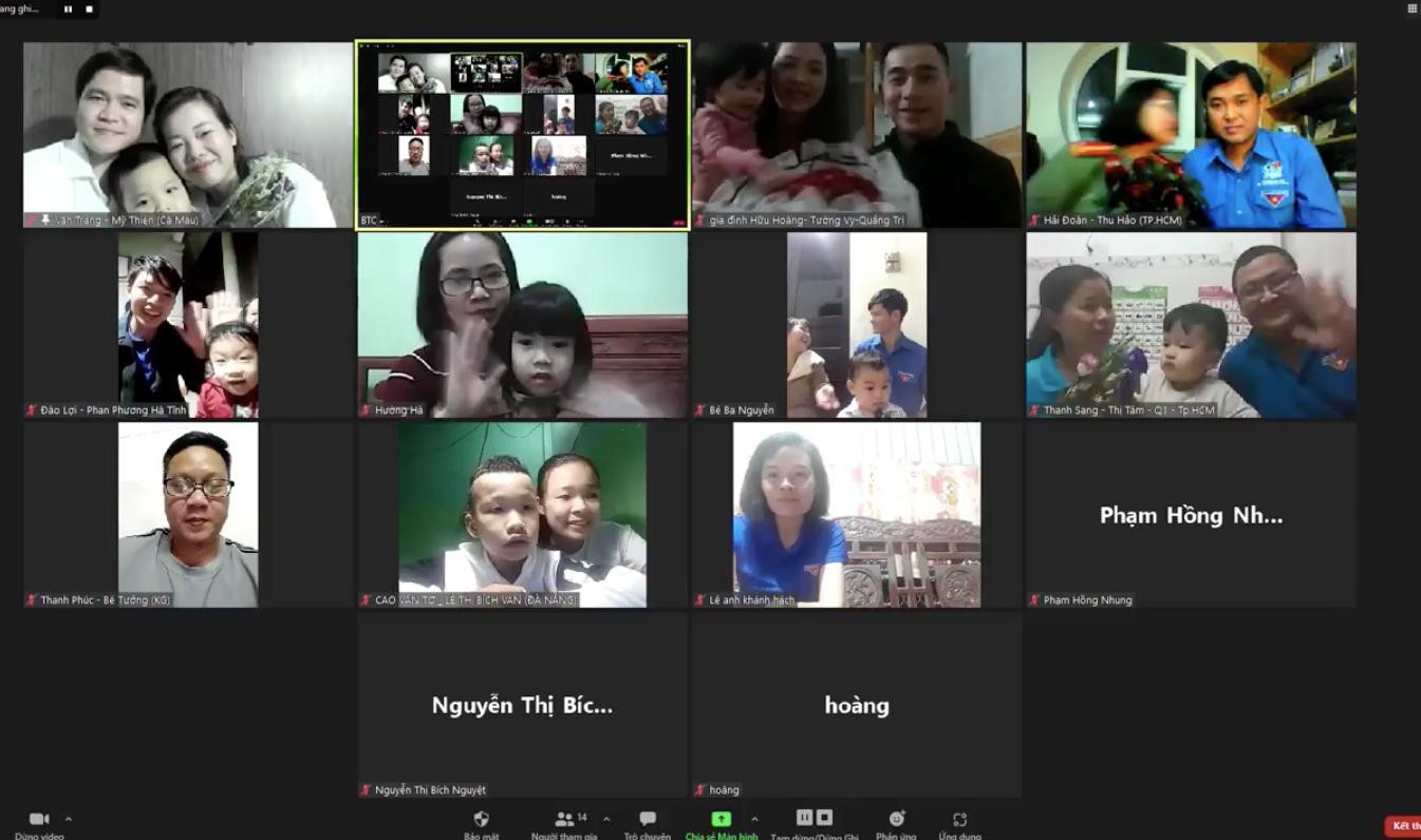 Chương trình diễn ra theo hình thức trực tiếp kết hợp trực tuyến Chương trình diễn ra theo hình thức trực tiếp kết hợp trực tuyến