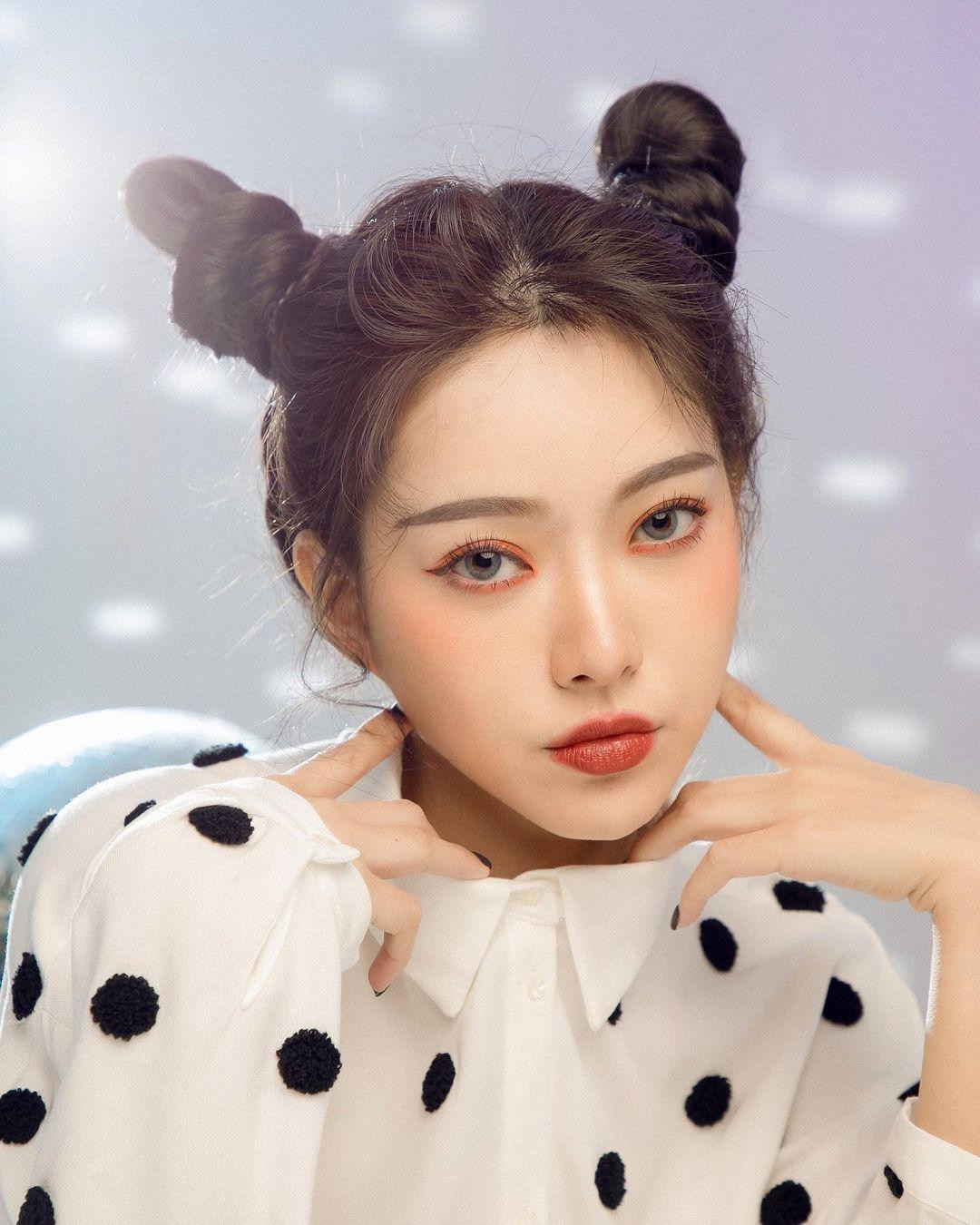 Cô được nhiều fan khen xinh đẹp giống hệt nữ diễn viên Go Ara xứ Hàn