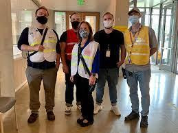 Michele Fletcher cùng 4 con trai Michael, Kyle, Brendan and Nick. - Ảnh: Hannah Winant