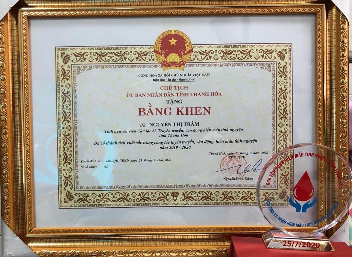 Tháng 7/2020, Nguyễn Thị Trâm vinh dự được chủ tịch UBND tỉnh Thanh Hóa tặng bằng khen vì đã có thành thích xuất sắc trong công tác tuyên truyền, vận động, hiến máu tình nguyện năm 2019-2020. Tháng 7/2020, Nguyễn Thị Trâm vinh dự được chủ tịch UBND tỉnh Thanh Hóa tặng bằng khen vì đã có thành thích xuất sắc trong công tác tuyên truyền, vận động, hiến máu tình nguyện năm 2019-2020.