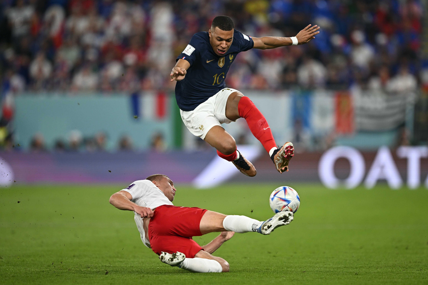 Mbappe sẽ có thêm một đối tác lớn nếu như Benzema trở lại