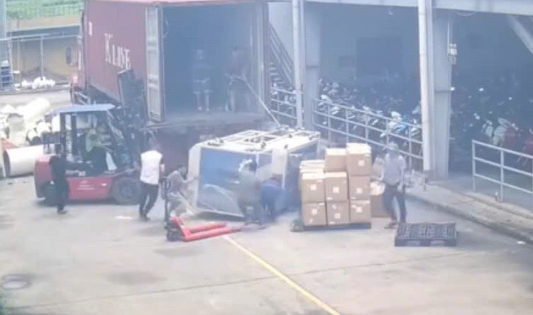 Hiện trường xảy ra vụ việc. Hiện trường xảy ra vụ việc.