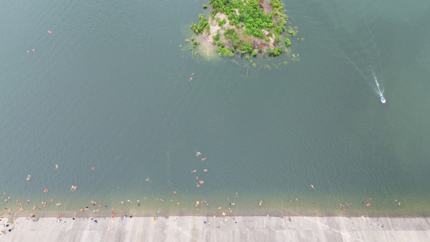 Hồ Cánh Tạng khi hoàn thành và đưa vào sử dụng sẽ góp phần giúp các xã Yên Phú, Lạc Sơn, Đại Đồng (tỉnh Phú Thọ) đẩy mạnh khai thác thêm về du lịch với nhiều loại hình như: Homestay, nghỉ dưỡng ven hồ, bơi thuyền…