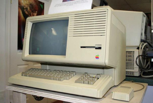 Chiếc máy tính Apple Lisa. 