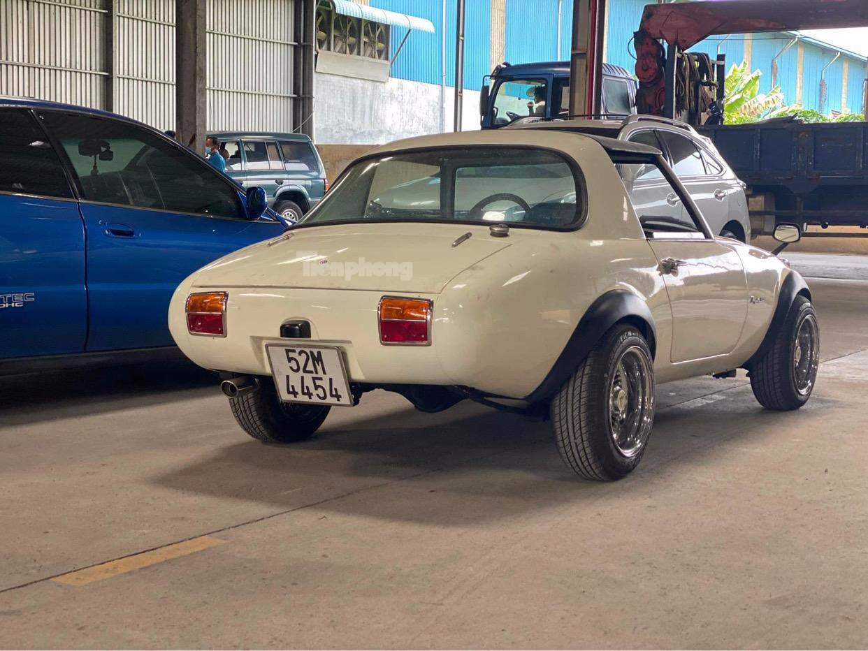 Sports 800 là đối thủ đáng gờm của nhiều mẫu xe thể thao tại Nhật Bản khi vừa mới ra mắt. Sports 800 là đối thủ đáng gờm của nhiều mẫu xe thể thao tại Nhật Bản khi vừa mới ra mắt.