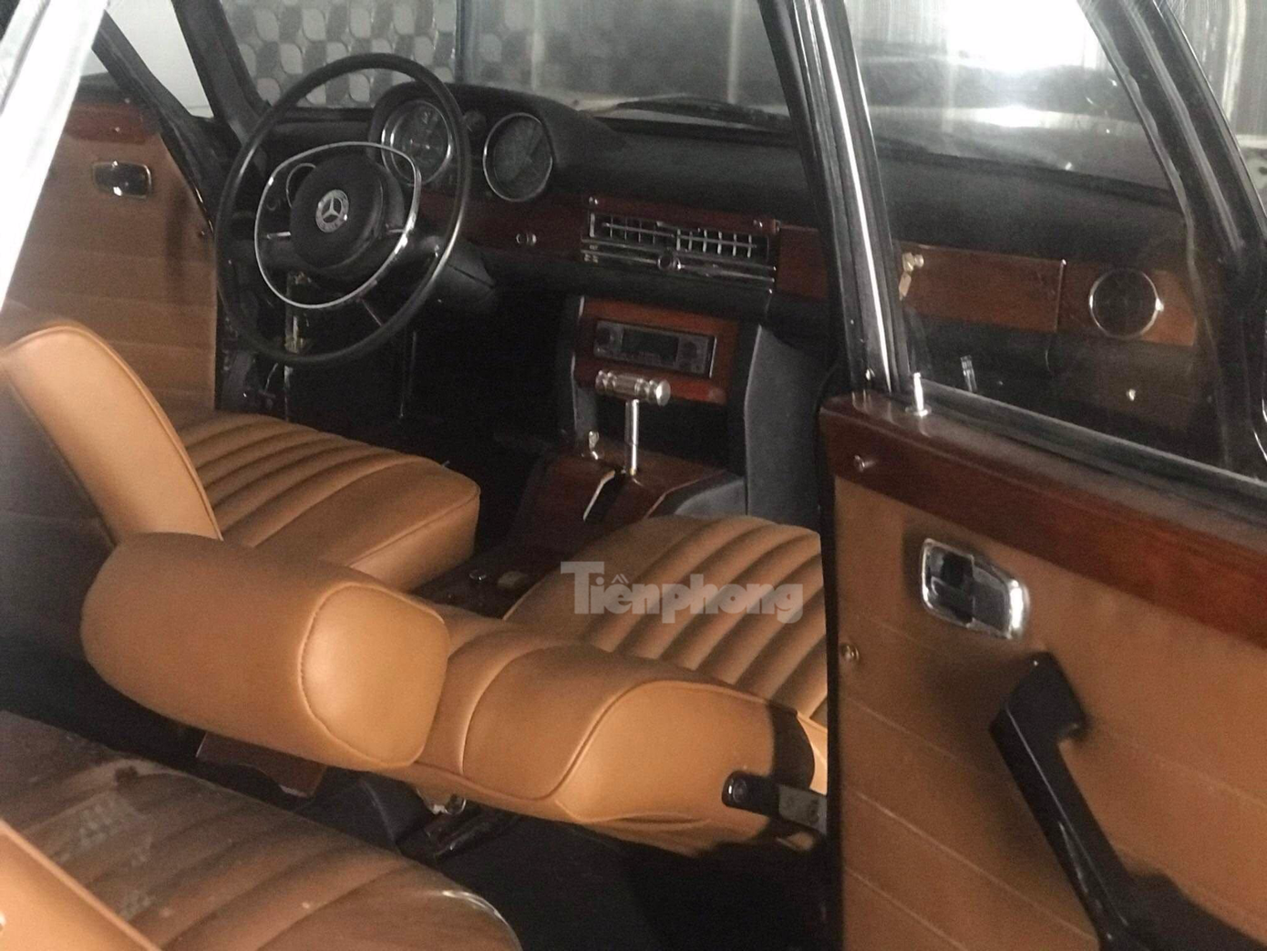 Nội thất trong xe vẫn giữ được vẻ sang trọng vốn có.