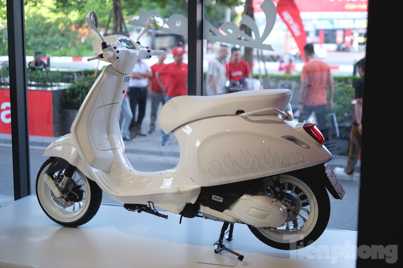 Do có lượng hàng hạn chế, Sprint Justin Bieber có thể bị kênh tới gần 100 triệu đồng ở phiên bản cao cấp nhất. Do có lượng hàng hạn chế, Sprint Justin Bieber có thể bị kênh tới gần 100 triệu đồng ở phiên bản cao cấp nhất.