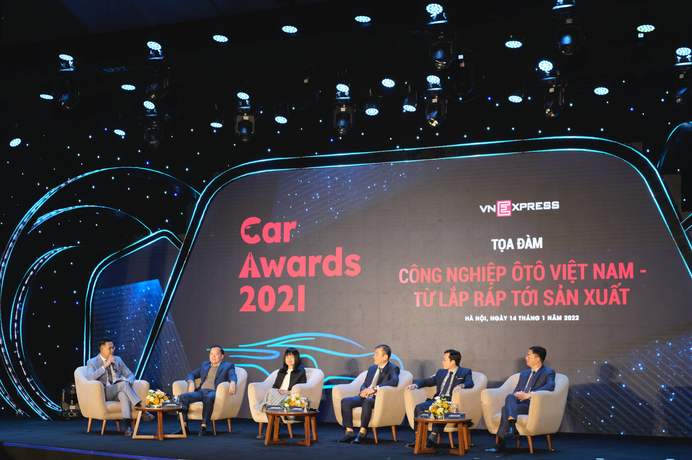 Phiên thảo luận được thực hiện bởi những chuyên gia đầu ngành. Phiên thảo luận được thực hiện bởi những chuyên gia đầu ngành.