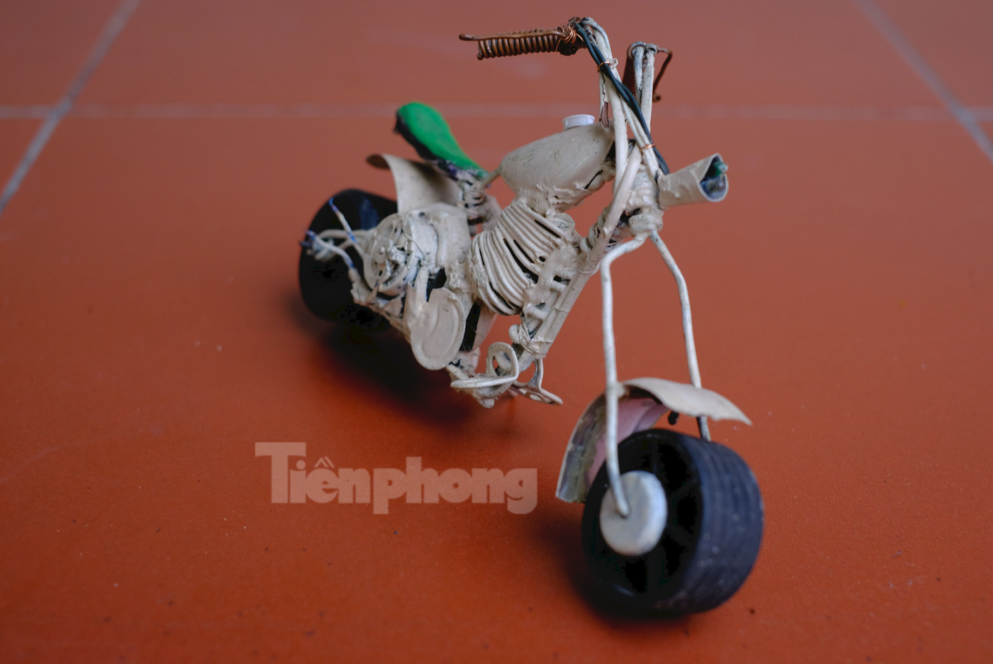 Những mẫu xe độ theo kiểu chopper được Giang thực hiện bằng phế liệu bỏ đi. Chắc hẳn đây cũng sẽ là một kiểu thiết kế mà những người thợ tùy chỉnh mô tô nên tham khảo.