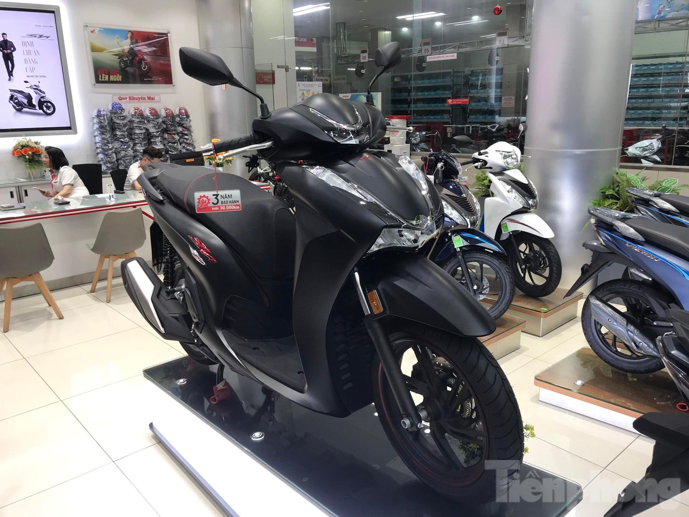 Honda Sh 350i có giá thấp hơn nhiều so với mức đề xuất. Honda Sh 350i có giá thấp hơn nhiều so với mức đề xuất.