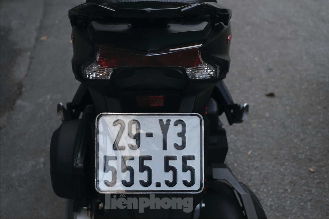 Chiếc xe mang biển ngũ quý năm hiếm có. Chiếc xe mang biển ngũ quý năm hiếm có.