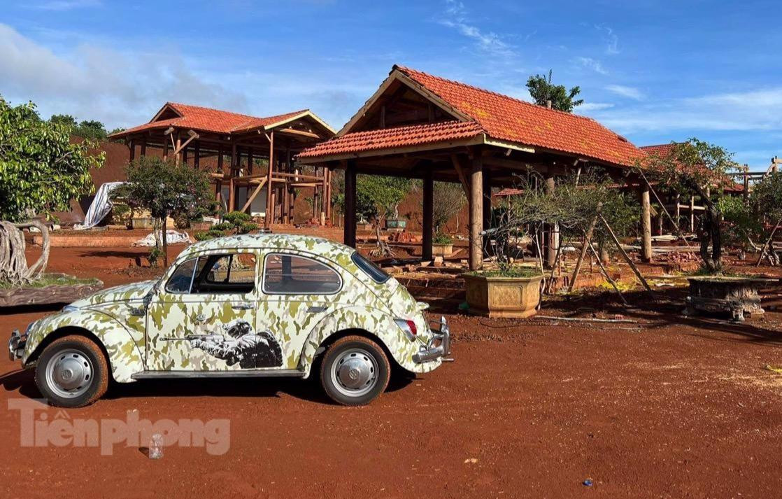 Ở đời 1975, chiếc xe có nhiều cải tiến so với phiên bản đầu tiên.