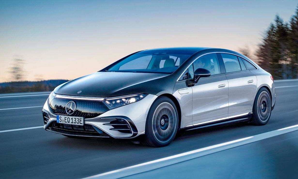 Mercedes EQS hai lần được vinh danh. Mercedes EQS hai lần được vinh danh.