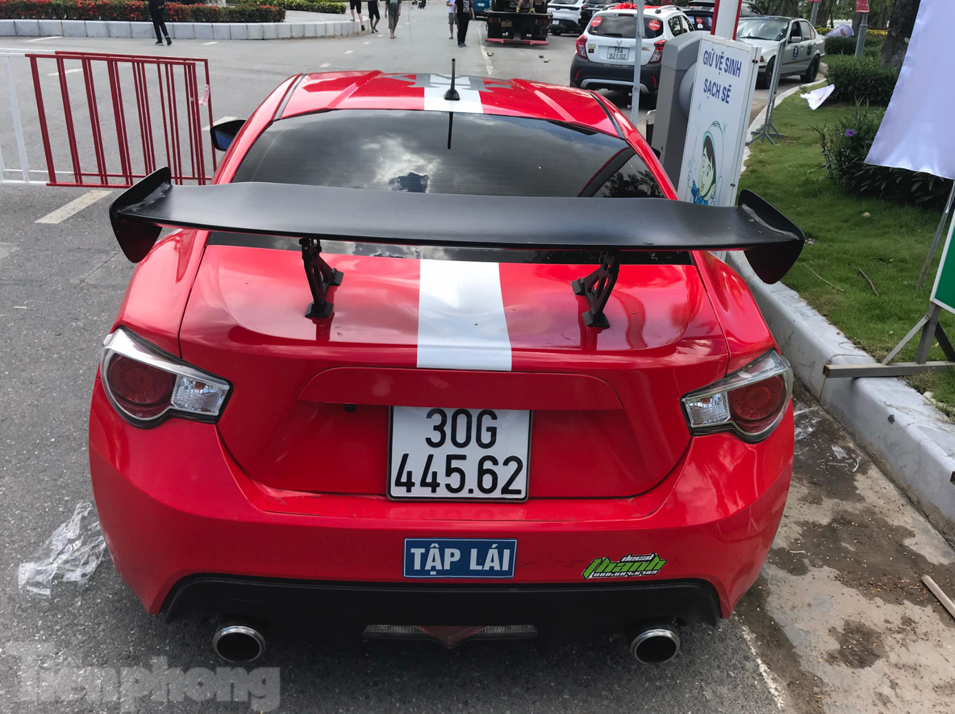 Tại vòng loại giải Gymkhana Otofun Championship 2022, các thí sinh sẽ được chia thành các nhóm để thi đấu dựa theo chuyên môn và hiệu suất của xe. Ở giải đoạn này, họ phải tự chuẩn bị phương tiện của riêng mình nên đã mang đến những chiếc xe tùy chỉnh hết sức độc đáo và bắt mắt. Tại vòng loại giải Gymkhana Otofun Championship 2022, các thí sinh sẽ được chia thành các nhóm để thi đấu dựa theo chuyên môn và hiệu suất của xe. Ở giải đoạn này, họ phải tự chuẩn bị phương tiện của riêng mình nên đã mang đến những chiếc xe tùy chỉnh hết sức độc đáo và bắt mắt.