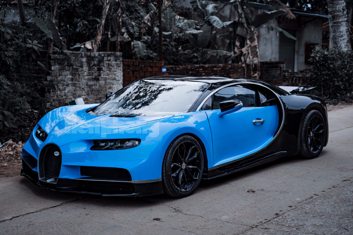 Chế tạo thân xe là công đoạn khó nhất.