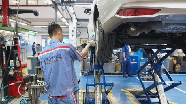 Bảo dưỡng theo định kỳ là cách tốt nhất giúp giảm xóc ô tô không bị chảy dầu. Bảo dưỡng theo định kỳ là cách tốt nhất giúp giảm xóc ô tô không bị chảy dầu.