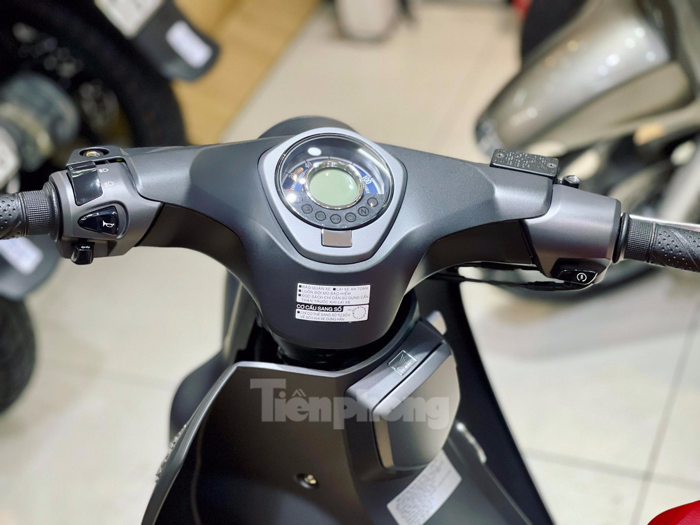 Chiếc xe được trang bị nhiều tính năng công nghệ.