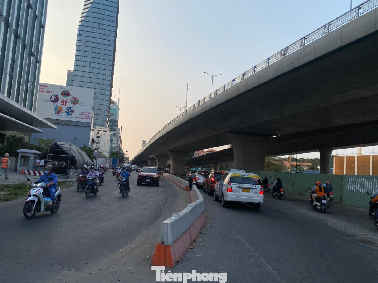 Dự án cầu Thủ Thiêm 2 được thực hiện theo hình thức BT (xây dựng - chuyển giao), động thổ năm 2015. Ban đầu, thành phố dự kiến cầu hoàn thành năm 2018, song gặp nhiều vướng mắc nên lỗi hẹn. Dự án cầu Thủ Thiêm 2 được thực hiện theo hình thức BT (xây dựng - chuyển giao), động thổ năm 2015. Ban đầu, thành phố dự kiến cầu hoàn thành năm 2018, song gặp nhiều vướng mắc nên lỗi hẹn.