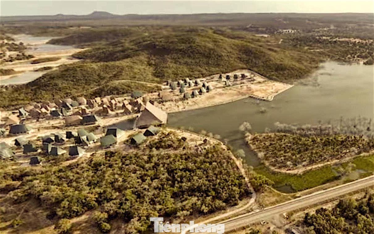 Bên trong dự án rừng dầu Hồng Liêm. Bên trong dự án rừng dầu Hồng Liêm.