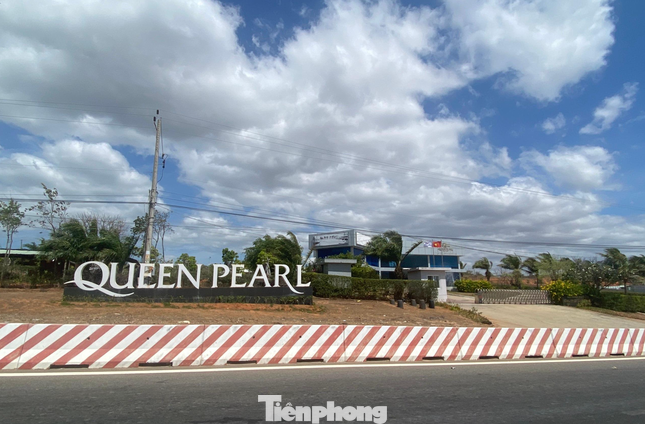 Ở dự án Khu thương mại dịch vụ và dân cư Tân Việt Phát 2, UBND tỉnh Bình Thuận giao đất cho Công ty CP Tân Việt Phát không đấu giá với giá 111 tỷ đồng, trong khi định giá là hơn 156,4 tỷ đồng.