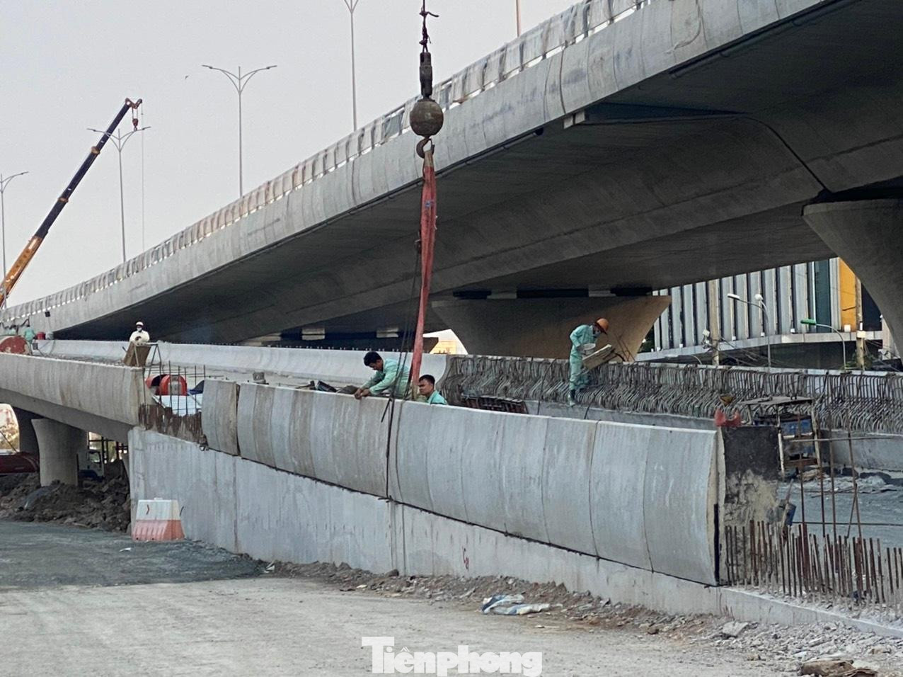 Theo Ban quản lý dự án cầu Thủ Thiêm 2, toàn bộ công trình chính là cầu, dây văng đã hoàn thiện 100%, công tác lắp đặt hệ thống an toàn đang được đẩy nhanh tiến độ thi công. Theo Ban quản lý dự án cầu Thủ Thiêm 2, toàn bộ công trình chính là cầu, dây văng đã hoàn thiện 100%, công tác lắp đặt hệ thống an toàn đang được đẩy nhanh tiến độ thi công.