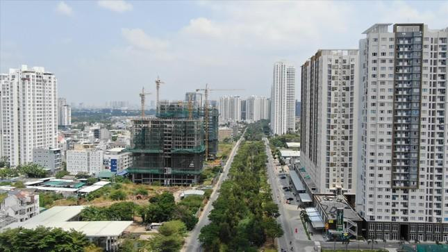 Trong giai đoạn này, các Huyện ủy, UBND các huyện không đề xuất hoặc kiến nghị UBND TPHCM việc xin chủ trương chuyển huyện thành quận hay thành phố.