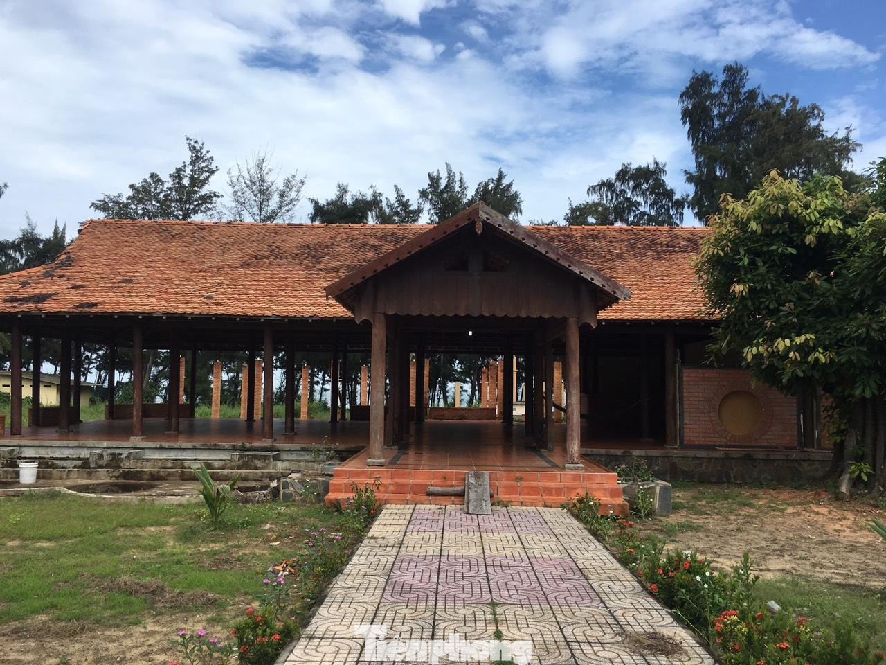 Cuối năm 2019, UBND Bình Thuận quyết định điều chỉnh quy hoạch chung xây dựng khu vực ven biển Tân Thành và công bố quy hoạch sử dụng đất đến năm 2040. Theo đó, dải đất dọc bờ biển Kê Gà-Tân Thành được quy hoạch hoàn toàn để phát triển du lịch, liền kề là diện tích dành cho đất ở hỗn hợp. Trong tương lai, khu vực sẽ hình thành đại đô thị du lịch biển với các tổ hợp du lịch, giải trí, nghỉ dưỡng. Cuối năm 2019, UBND Bình Thuận quyết định điều chỉnh quy hoạch chung xây dựng khu vực ven biển Tân Thành và công bố quy hoạch sử dụng đất đến năm 2040. Theo đó, dải đất dọc bờ biển Kê Gà-Tân Thành được quy hoạch hoàn toàn để phát triển du lịch, liền kề là diện tích dành cho đất ở hỗn hợp. Trong tương lai, khu vực sẽ hình thành đại đô thị du lịch biển với các tổ hợp du lịch, giải trí, nghỉ dưỡng.