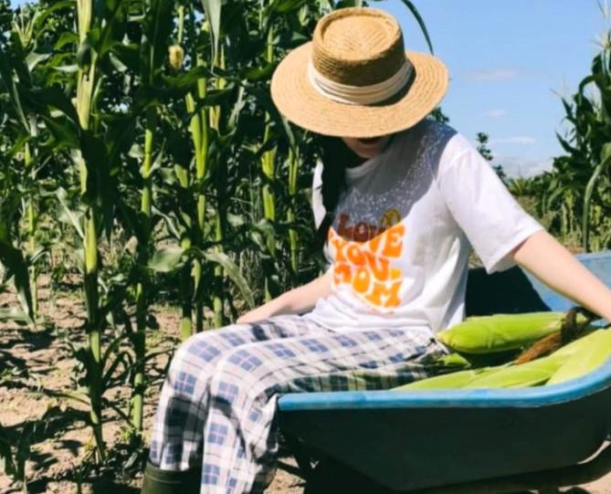 Tina Dương đã khai nhận toàn bộ hành vi của mình với Công an Phan Thiết. Tina Dương đã khai nhận toàn bộ hành vi của mình với Công an Phan Thiết.