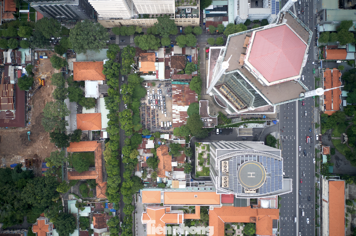 Sau khi được cấp giấy chứng nhận quyền sử dụng đất, tháng 2/2015, Hội đồng thành viên Vinafood 2 thống nhất chủ trương cho phép liên kết với Công ty TNHH TM Quảng cáo Xây dựng Địa ốc Việt Hân thành lập Công ty TNHH Thương mại Dịch vụ và Xây dựng Việt Hân Sài Gòn. Sau khi được cấp giấy chứng nhận quyền sử dụng đất, tháng 2/2015, Hội đồng thành viên Vinafood 2 thống nhất chủ trương cho phép liên kết với Công ty TNHH TM Quảng cáo Xây dựng Địa ốc Việt Hân thành lập Công ty TNHH Thương mại Dịch vụ và Xây dựng Việt Hân Sài Gòn.