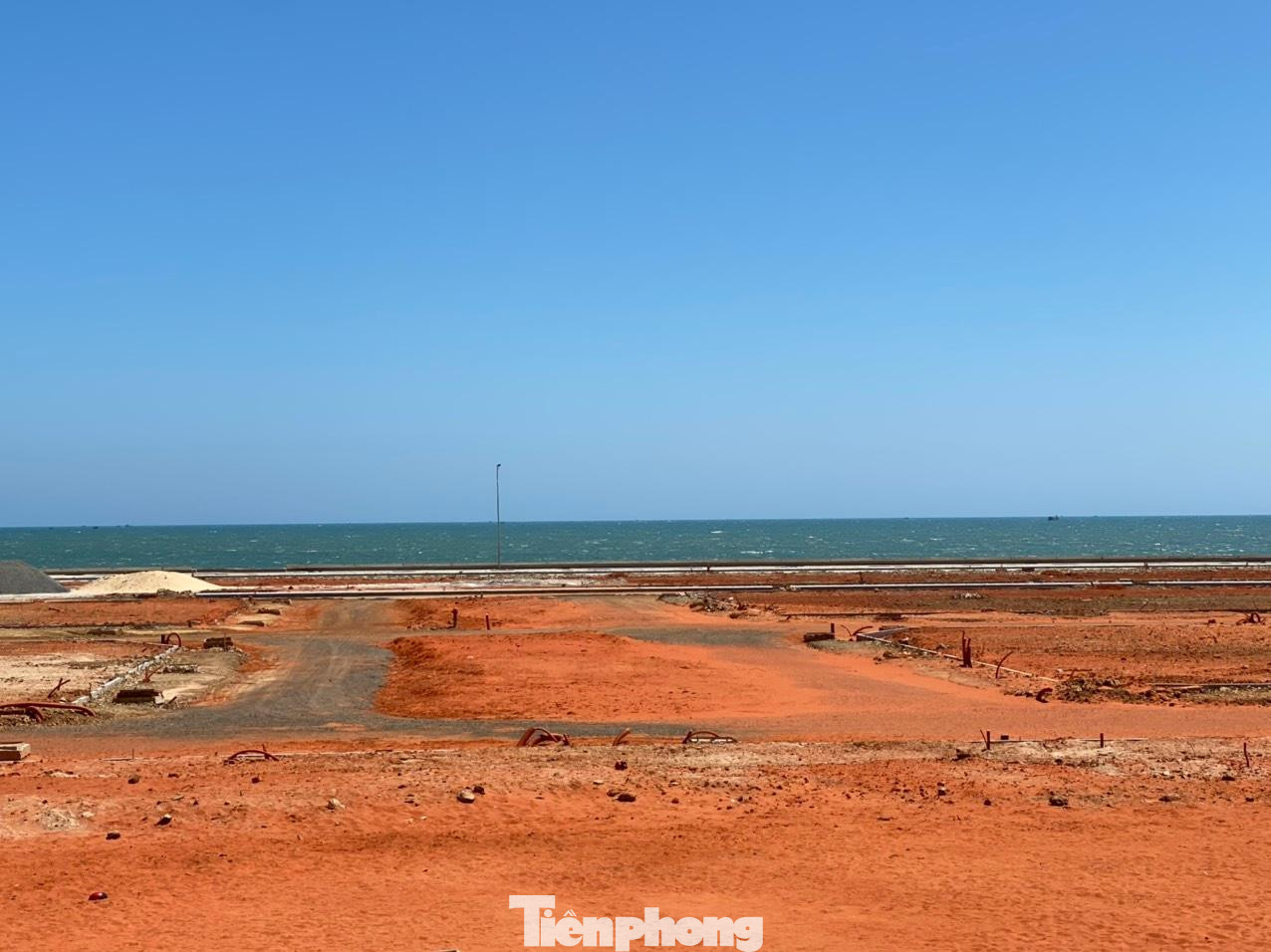 Tại dự án này, chủ đầu tư là Công ty Trường Phúc Hải đã nộp số tiền hơn 4,8 tỷ đồng theo thỏa thuận ký quỹ đảm bảo thực hiện dự án đầu tư ngày 6/2/2018 của Sở Kế hoạch Đầu tư. Tại dự án này, chủ đầu tư là Công ty Trường Phúc Hải đã nộp số tiền hơn 4,8 tỷ đồng theo thỏa thuận ký quỹ đảm bảo thực hiện dự án đầu tư ngày 6/2/2018 của Sở Kế hoạch Đầu tư.