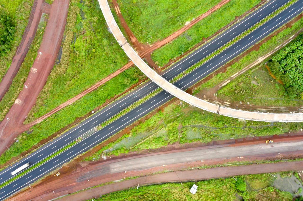 Để đảm bảo tiến độ đến ngày 30/4 năm sau phải xong, tân Bộ trưởng Giao thông vận tải đề nghị tất cả nhà thầu phải tập trung tối đa nhân lực, máy móc, nguyên vật liệu, đẩy nhanh tiến độ nhất có thể.