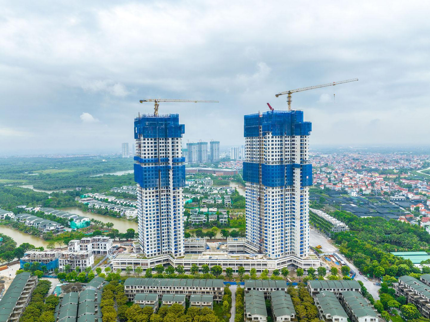 Các công trình do Tập đoàn Xây dựng Hòa Bình thi công đã phủ sóng tại 49 tỉnh, thành trong cả nước. Các công trình do Tập đoàn Xây dựng Hòa Bình thi công đã phủ sóng tại 49 tỉnh, thành trong cả nước.