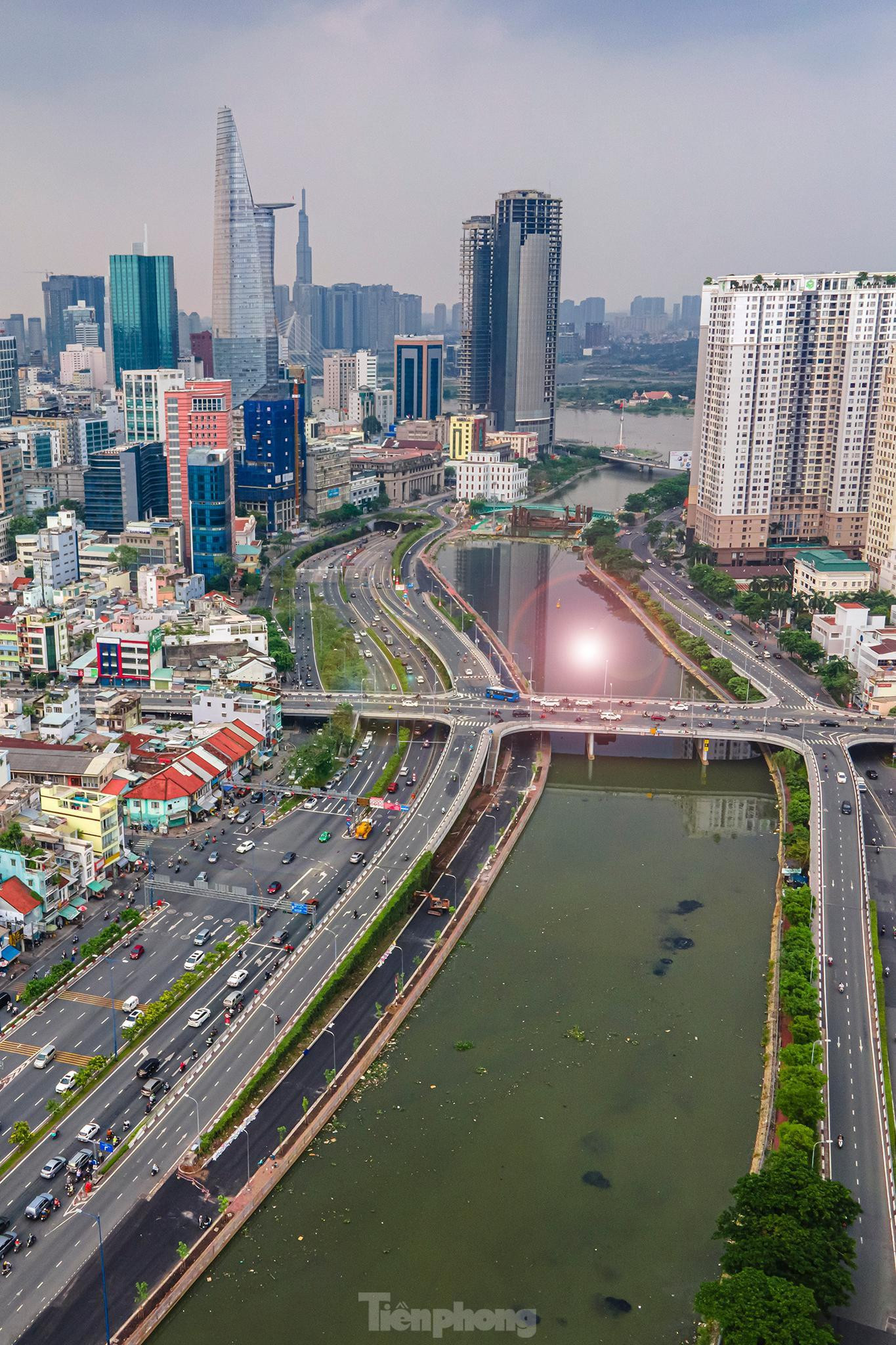 Trong danh mục mời gọi đầu tư của TPHCM có nhiều dự án giao thông kết nối hạ tầng đáng chú ý. Ảnh: Phạm Nguyễn.