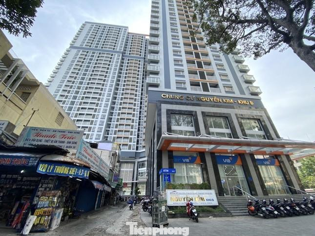 Dự án Chung cư Nguyễn Kim B (quận 10) cũng bị chậm tiến độ thực hiện.