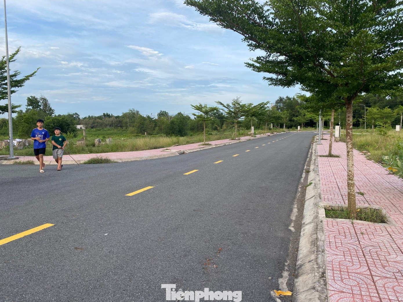 Nhu cầu chuyển đổi và nâng cấp các đơn vị hành chính từ huyện lên quận hoặc thành phố trực thuộc TPHCM ngày càng trở nên cấp thiết. Nhu cầu chuyển đổi và nâng cấp các đơn vị hành chính từ huyện lên quận hoặc thành phố trực thuộc TPHCM ngày càng trở nên cấp thiết.