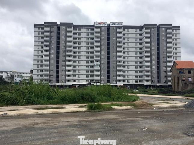 Dự án này cũng bị chậm tiến độ.