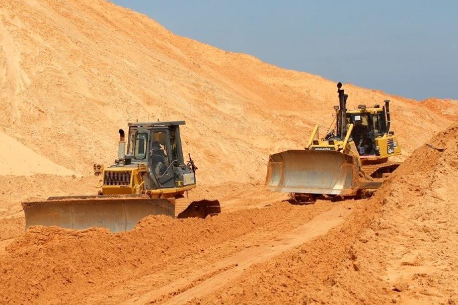 Thượng tá Trần Văn Tươi, Trưởng Công an huyện Hàm Thuận Nam cho biết, trong đêm 15/10, lực lượng công an đã huy động 40 cán bộ chiến sĩ phối hợp với người của Công ty TNHH Thương mại Tân Quang Cường tham gia tìm kiếm các nạn nhân.